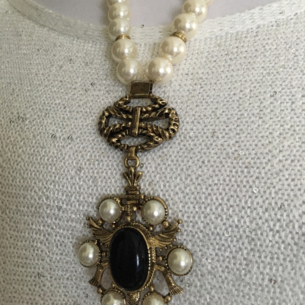 Free People Mega Pearl Pendant - Picture 7 of 7